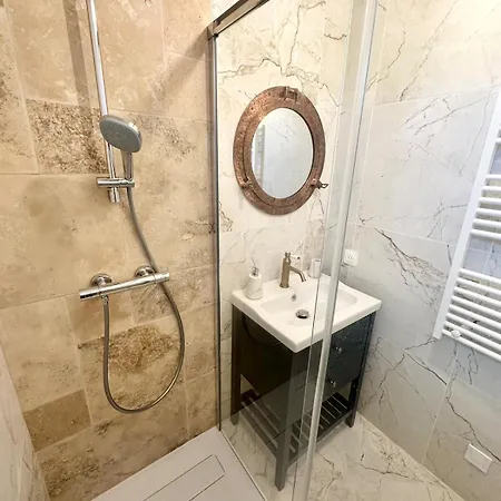 Casa de Férias Maison La Luzala 2 Bedrooms And Port Within Walking Distance *